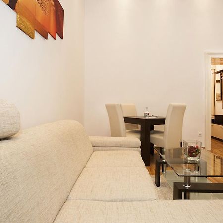 Charlotte Apartment Close To Opera Budapest Esterno foto