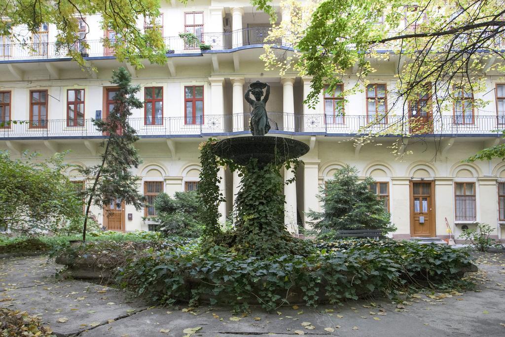 Charlotte Apartment Close To Opera Budapest Esterno foto