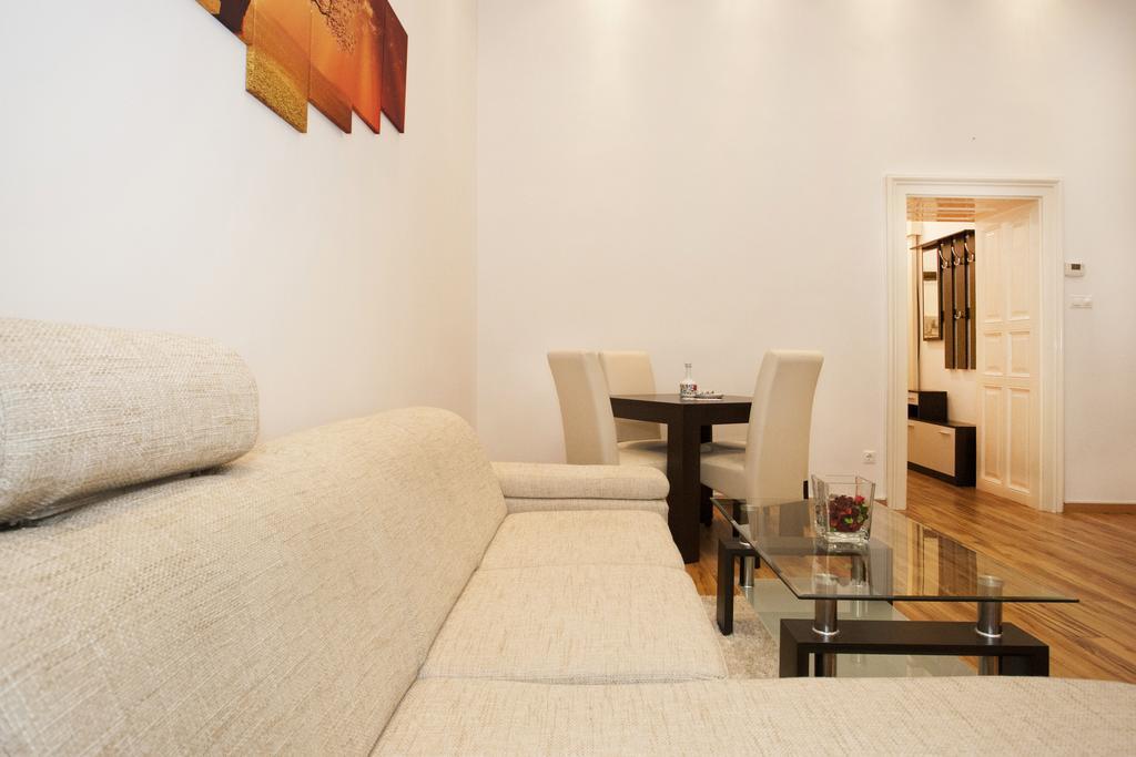 Charlotte Apartment Close To Opera Budapest Esterno foto
